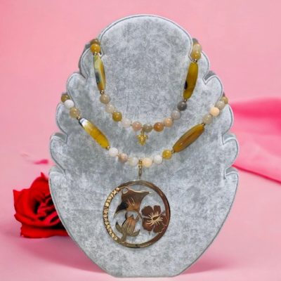 Collier Agates